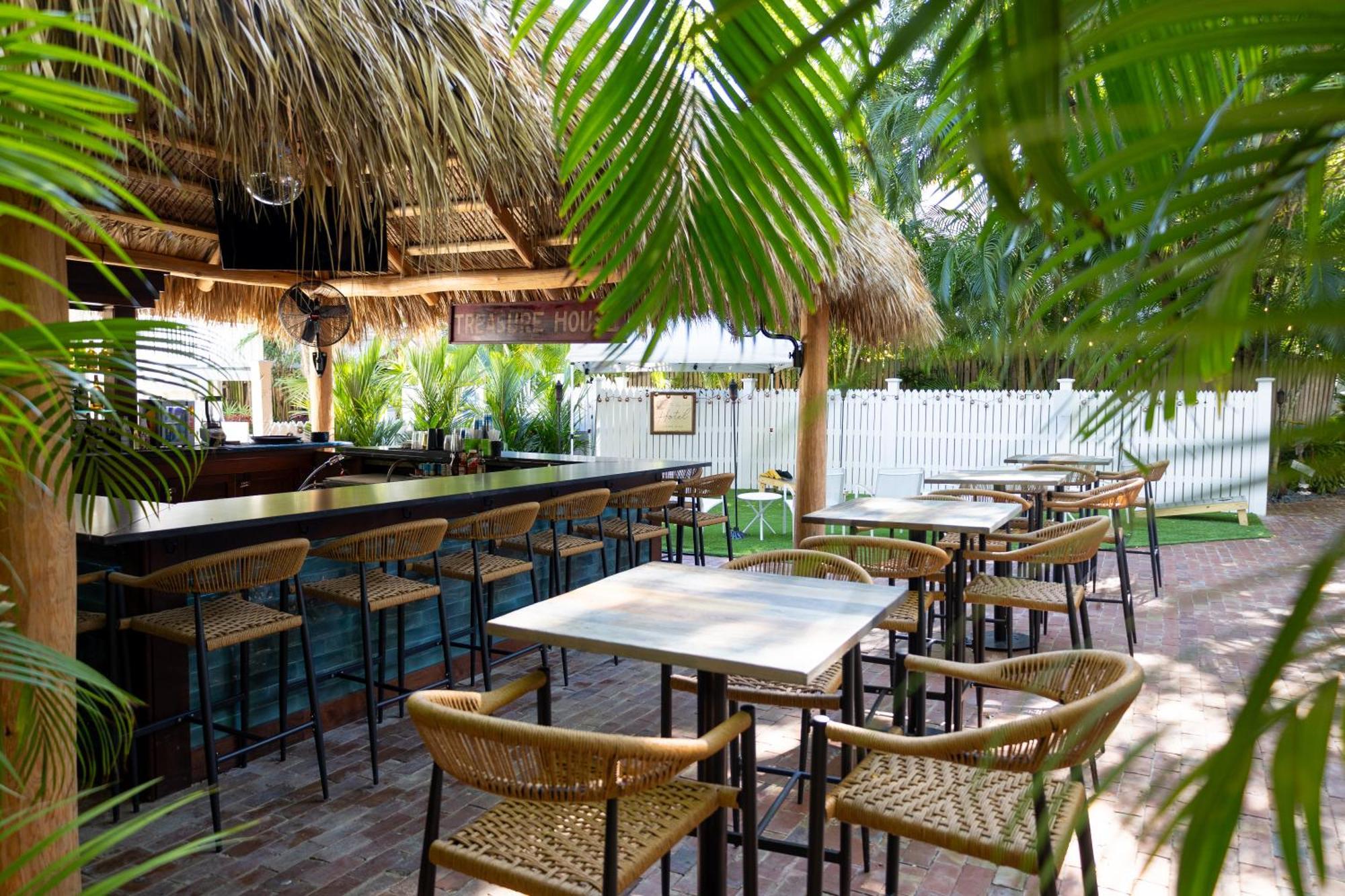 The Key West Hotel Екстериор снимка